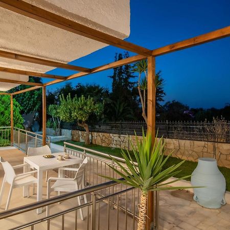 Ariadni Suites Karteros Exteriér fotografie