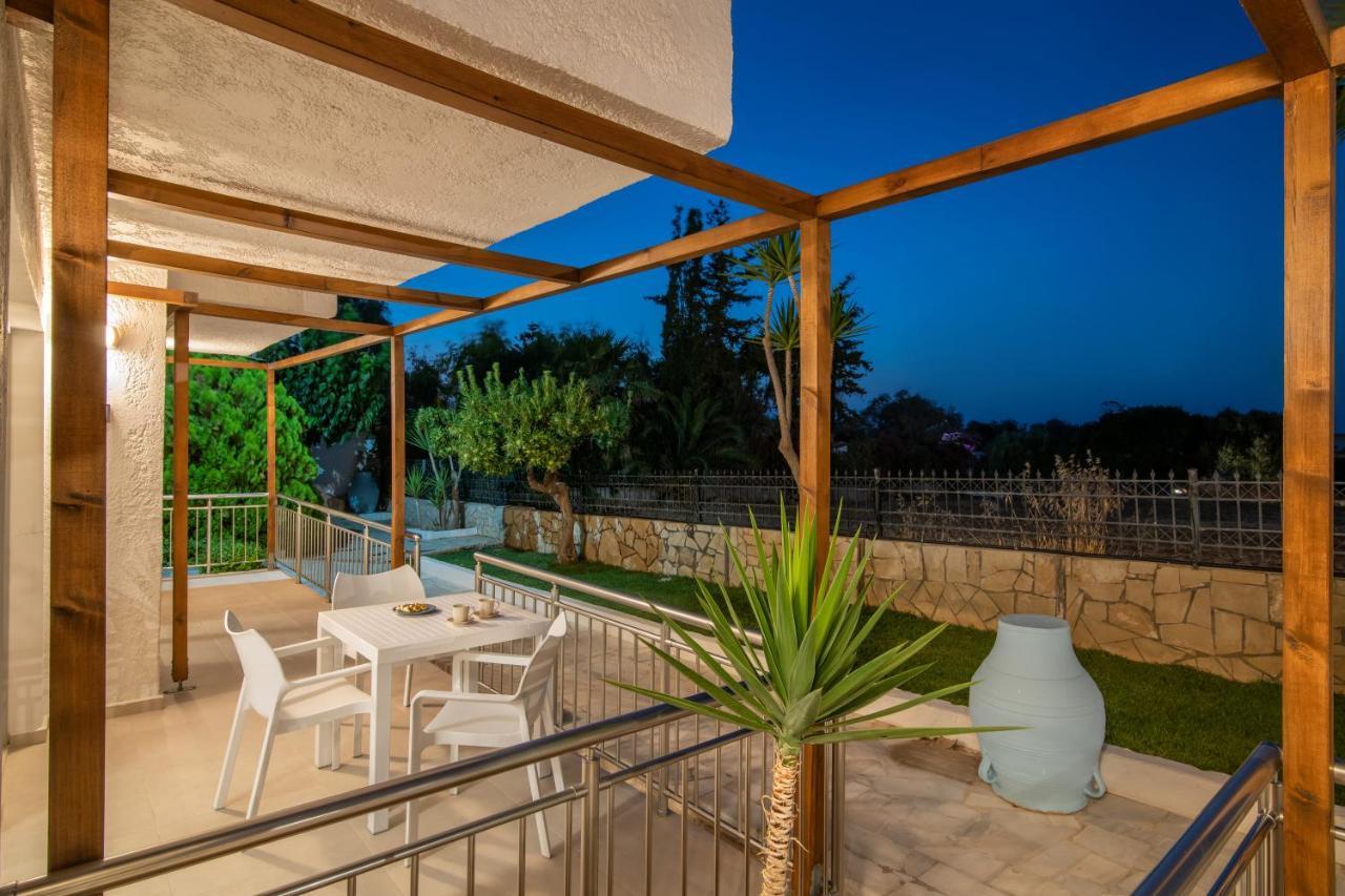 Ariadni Suites Karteros Exteriér fotografie