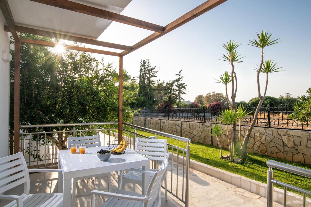 Ariadni Suites Karteros Exteriér fotografie